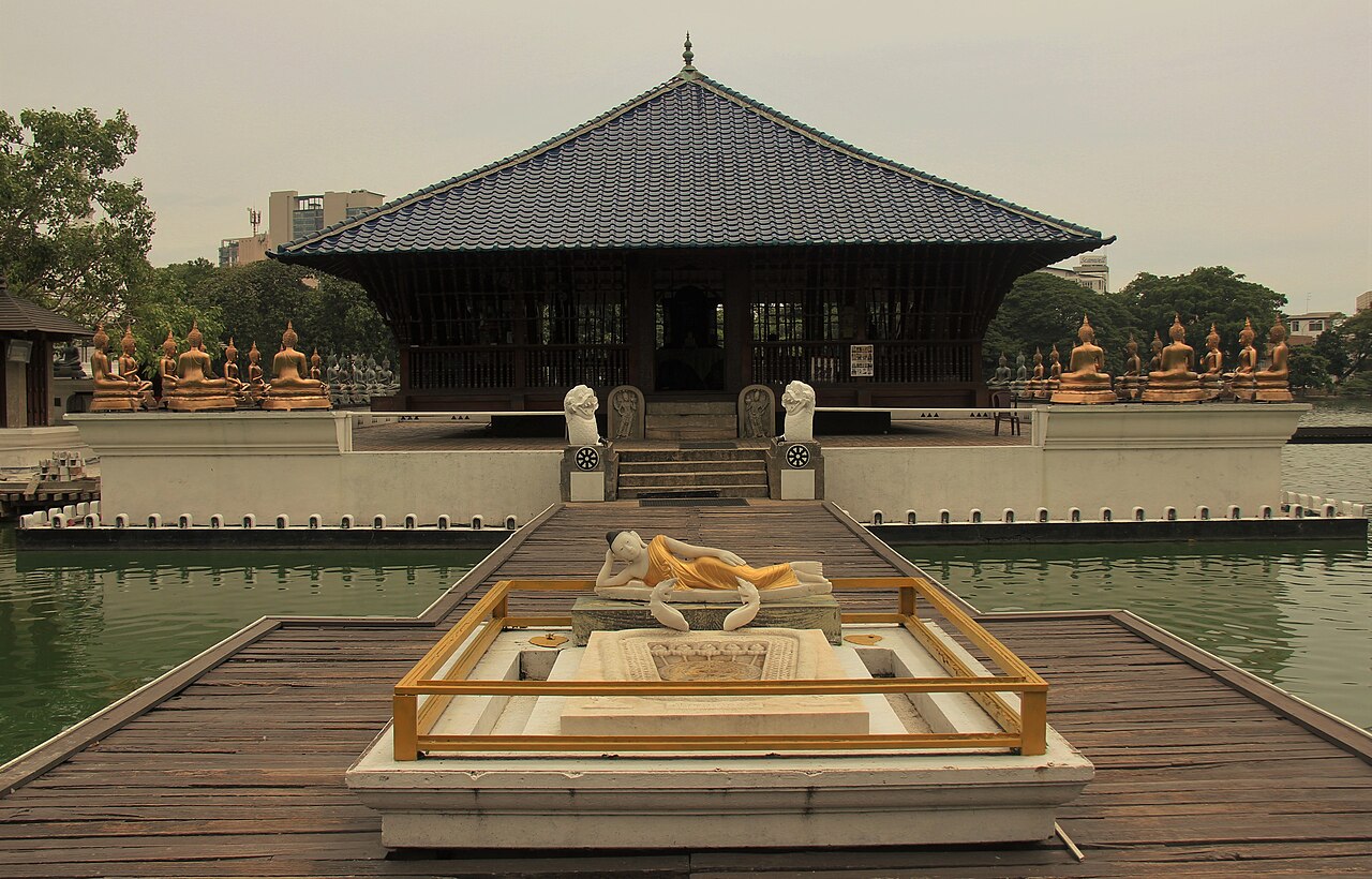 Gangaramaya Temple in Colombo