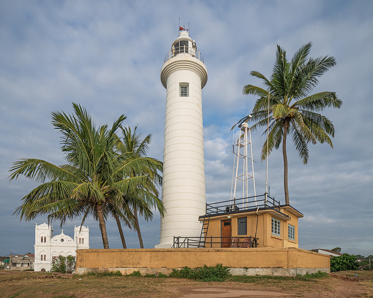 Galle lighthouse and ocean — final morning of the Sri Lanka tour