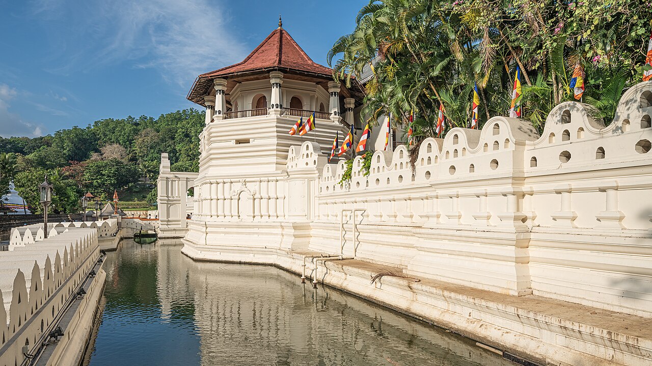 Temple of the Sacred Tooth Relic and moat in Kandy